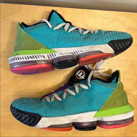 Jordan 16 Low Hyper Jade - Picture 2 of 9